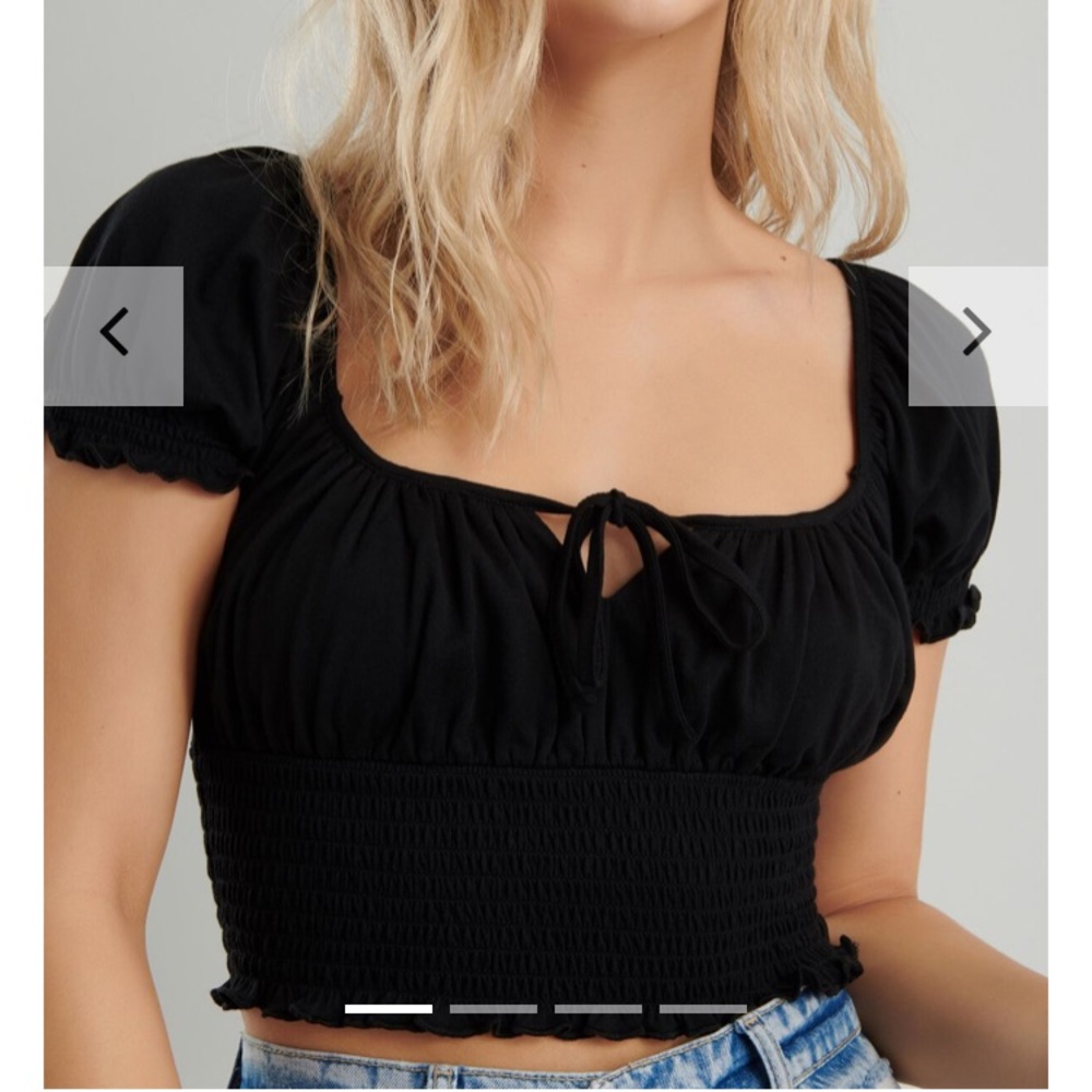 Black Tee